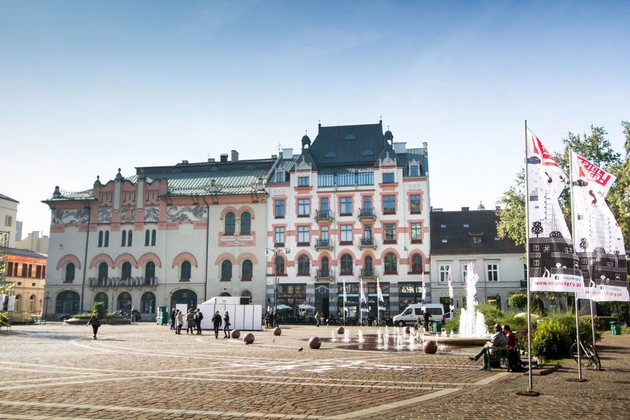 Looking for fun things to do in Krakow, walk around old town.