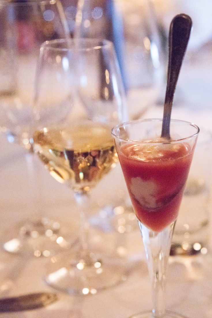 Sparkling wine and a rhubarb sorbet .