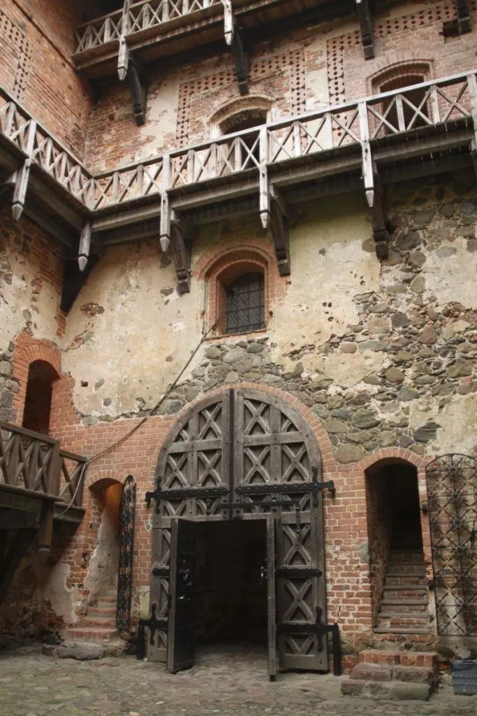 The dilapidated interior courtyard of the castle.