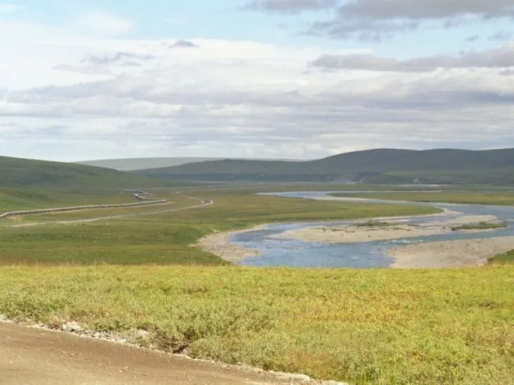 View of the Dalton Highway on the way to Deadhorse, Alaska.