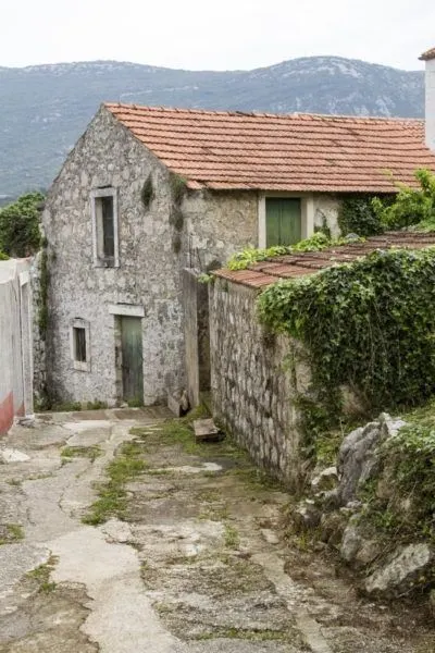 Old stone house in Ston.