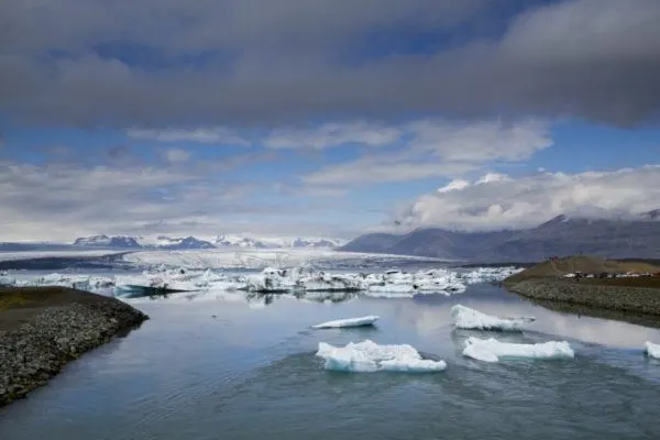 Icebergs leaving Jokulsarlon Glacier Lagoon.