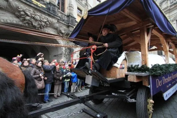The driver that finagles the stollen cart through the old town.
