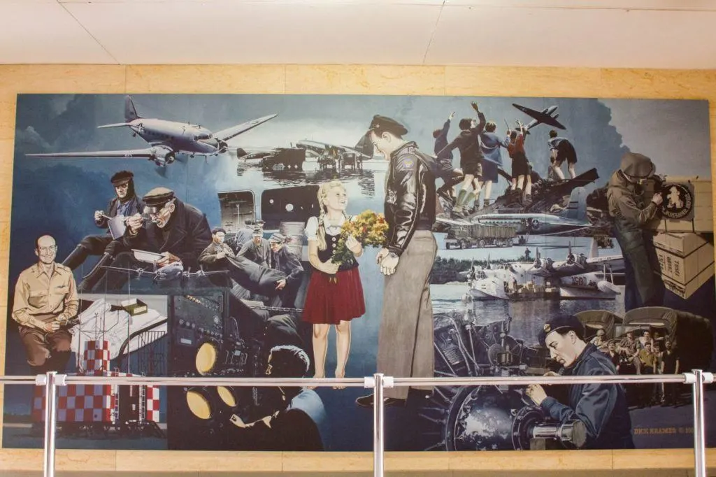 This mural tells the whole story of the Berlin Airlift in one picture.