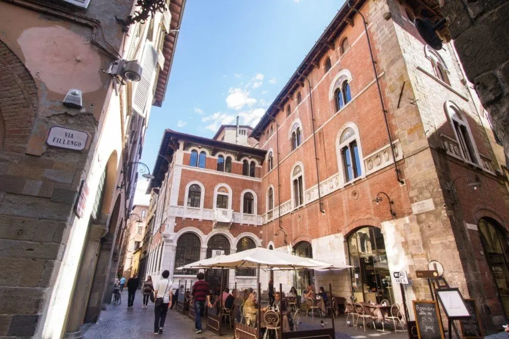 Al Fresco dining in Lucca old town.