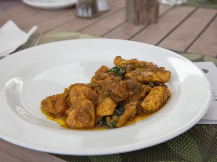 Everyone should try this traditional chicken curry while in Mauritius, or just make it with our recipe.