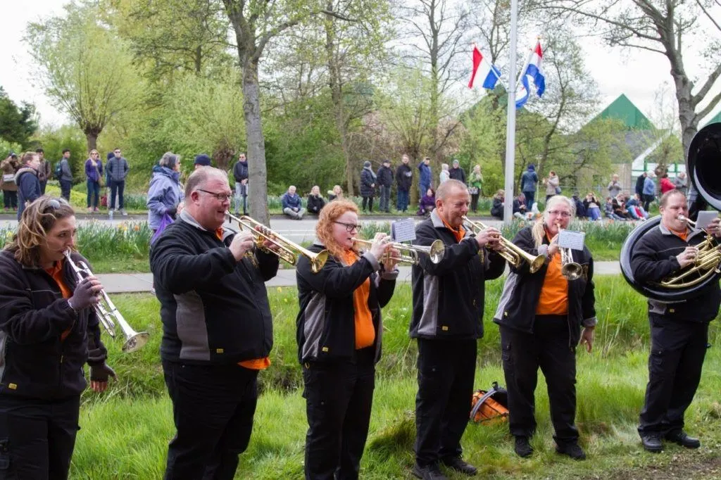 A small band plays for the audience at the flower parade in Holland.
