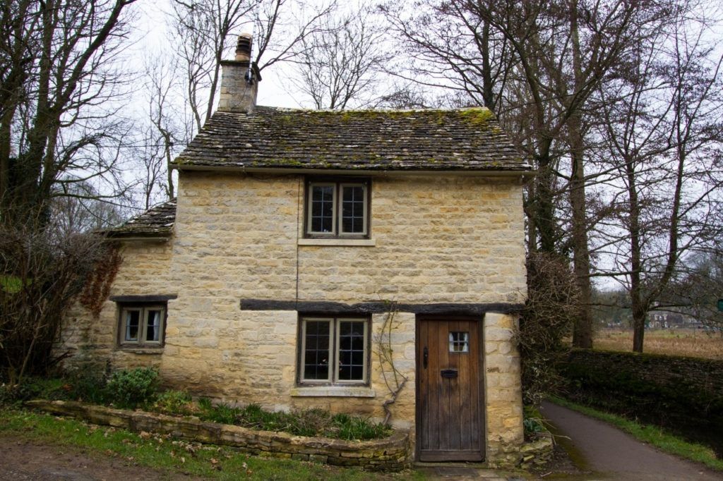 Old stone cottage in the Cottswalds.