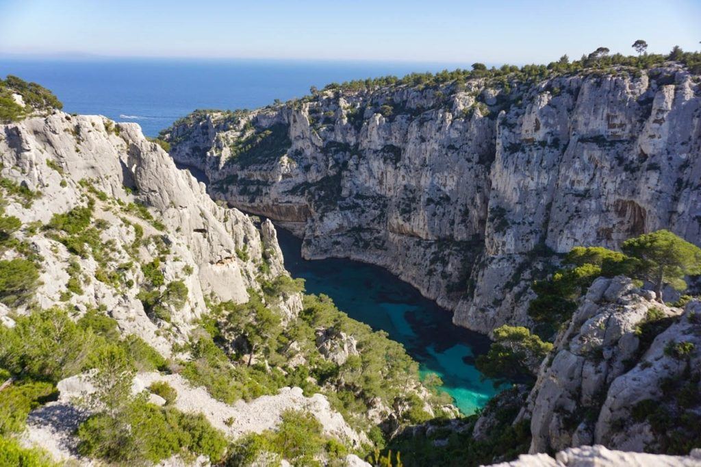 Rock cliffs and turquoise water in Provence, France
