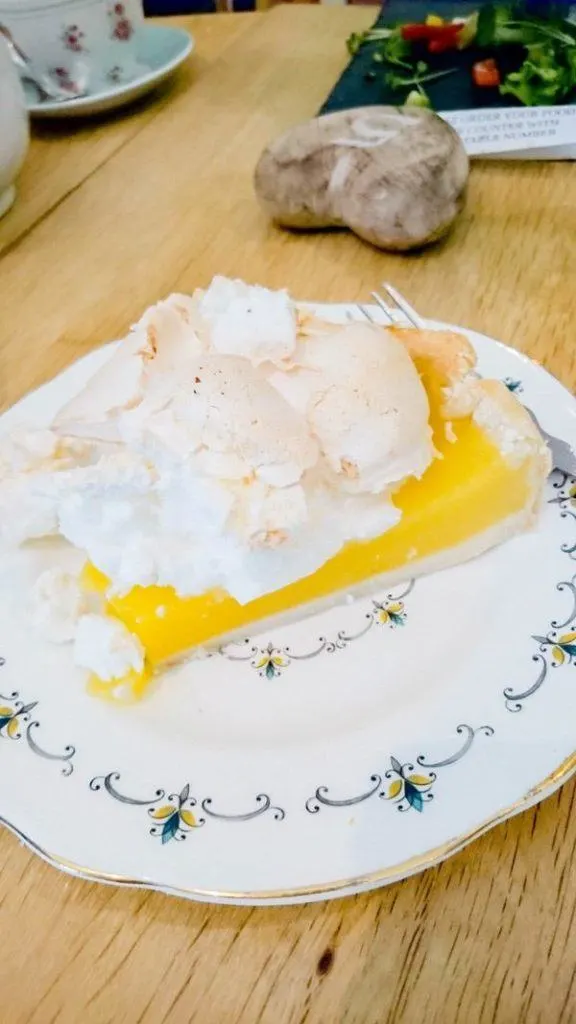 Lemon Meringue Pie - Classic English Pudding.