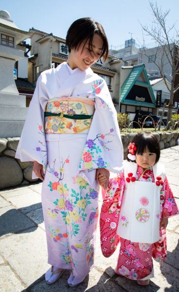 March 3rd is Girl's Day, and mom and daughter are all dressed up for it in traditional kimono.