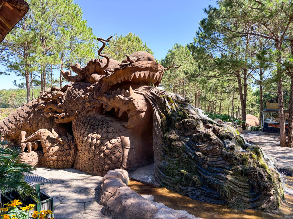The Dragon welcomes you to Cave Tunnel.
