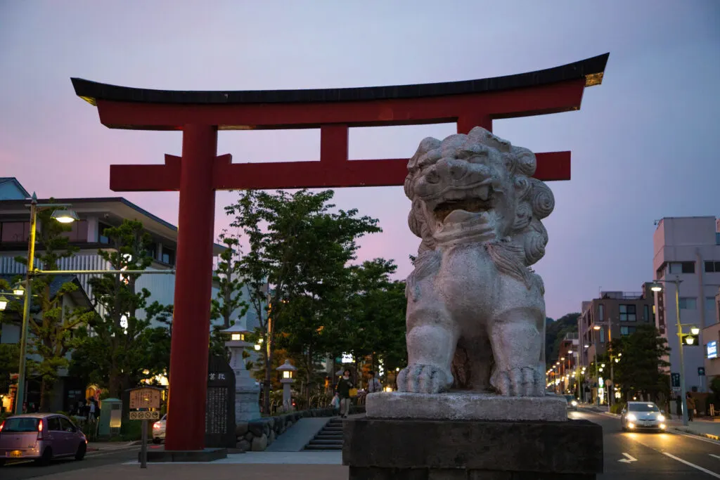 Kamakura torii and dog are some of the amazing things to see on a tokyo day trip.