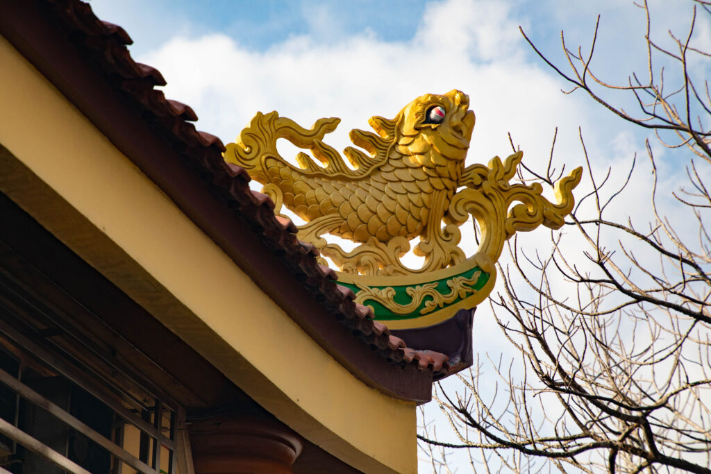 The roof decoration of Dinh Cau.